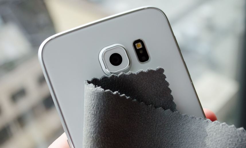 Cara Membersihkan Kamera HP (Foto Jadi&nbsp;Kinclong!)